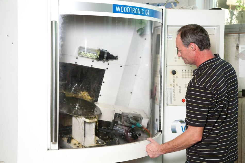 CNC-Werkzeugschleifen – Einrichtung & Bedienung | Schlenker